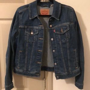 New Women’s Levi Jean Jacket